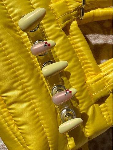 Beden Butter yellow