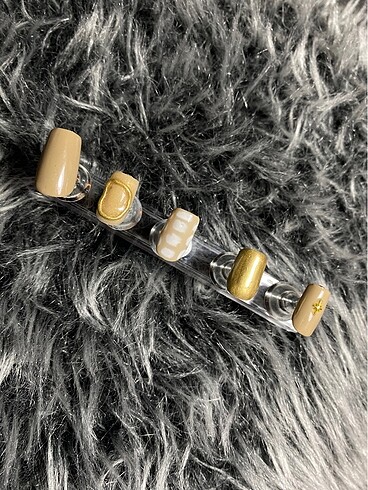 Küt gold tırnak