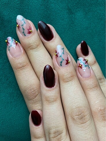 Zarif çiçek desenli nail