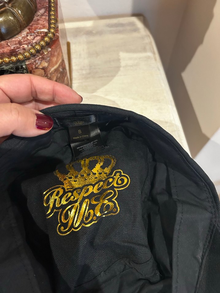 Altın İşlemeli Siyah Sokak Şapkası - Görsel 4