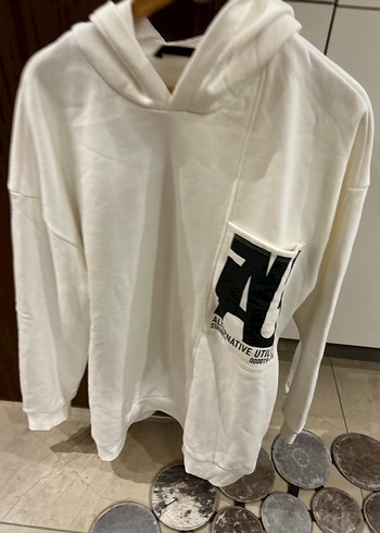 Beyaz Kapüşonlu Rahat Sweatshirt - Görsel 3