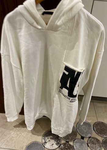 Beyaz Kapüşonlu Rahat Sweatshirt - Görsel 4