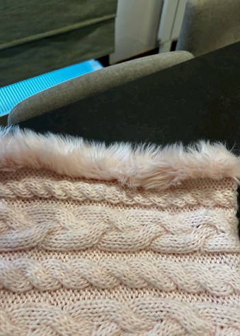 Bej Örgü Kadın Atkı Peluş Detaylı - Görsel 3