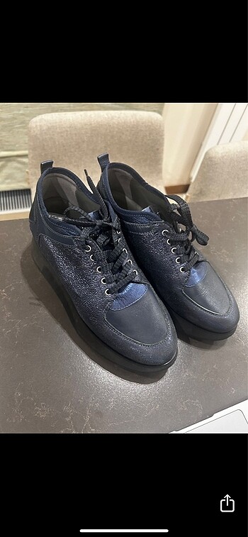 37 Beden Guardiani Sneakers