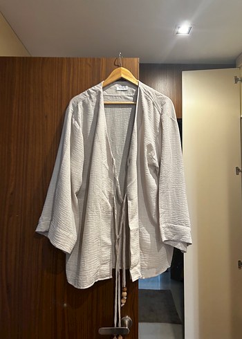 Bej Düğmeli Midi Keten Kimono
