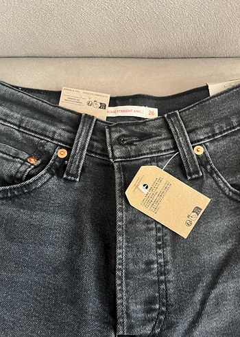 26 Beden Levis siyah straight ankle jeans