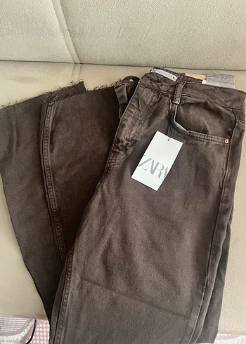 38 Beden Zara etiketli kahverengi jean