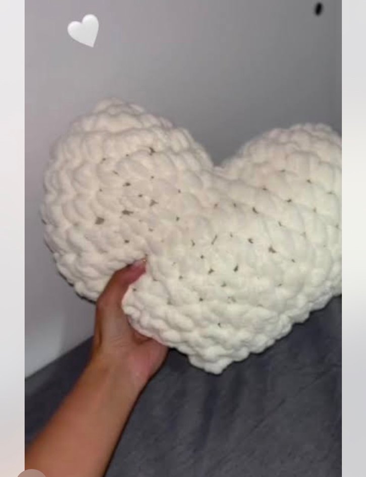 Puffy Kalp Şeklinde Yastık - Görsel 3