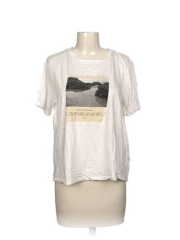 Mango T-shirt %70 İndirimli.