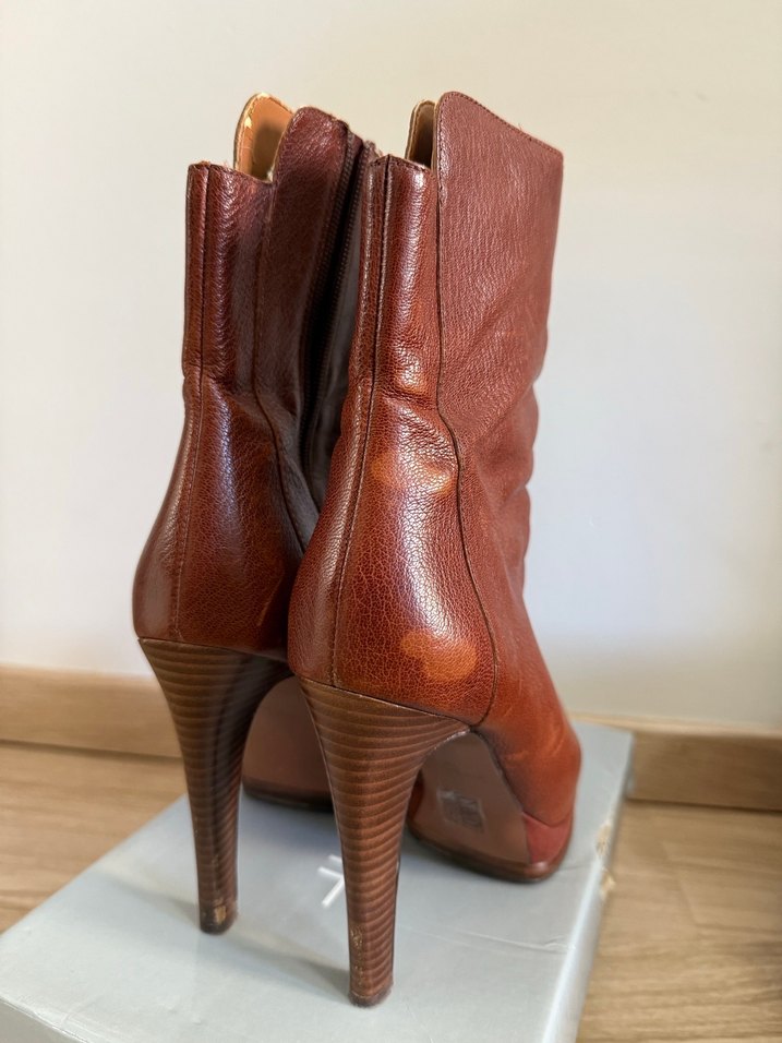 Nine West Kahverengi Deri Topuklu Kadın Bot - Görsel 2