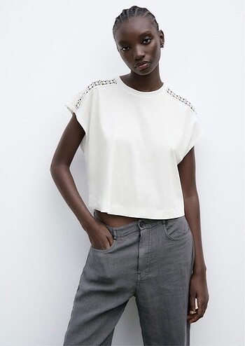 Zara beyaz omzu dantelli tshirt s beden