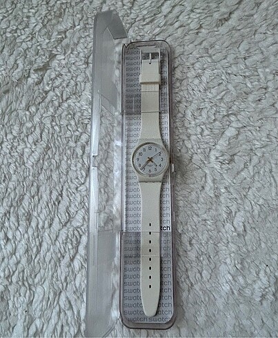 swatch beyaz spor saat