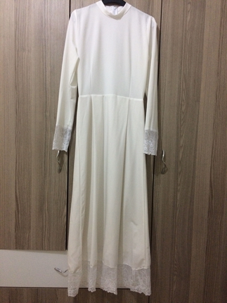 Beyaz uzun elbise