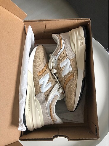 New Balance 997R