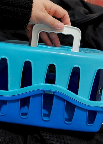 Mavi Plastik Taşıma Kabı