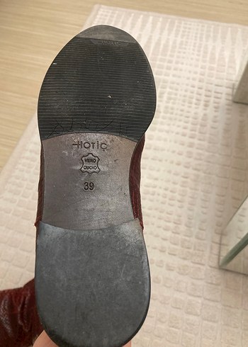 Bordo Deri Yılan Desenli İnce Topuklu Çizme - Görsel 4