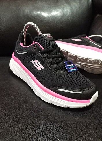 İthal Skechers D'Lux Walker Sıfır Etiketli Spor Ayakkabı 