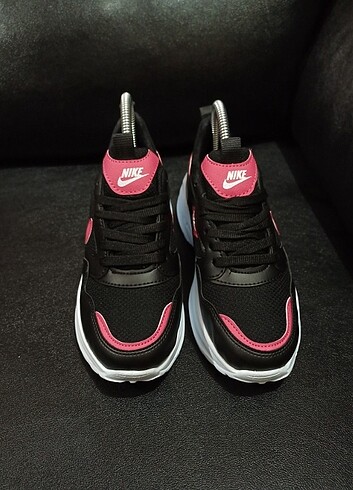 38 Beden siyah Renk İthal Sıfır Nike Swift Memory Foam Tabanlıklı Kalıp 38