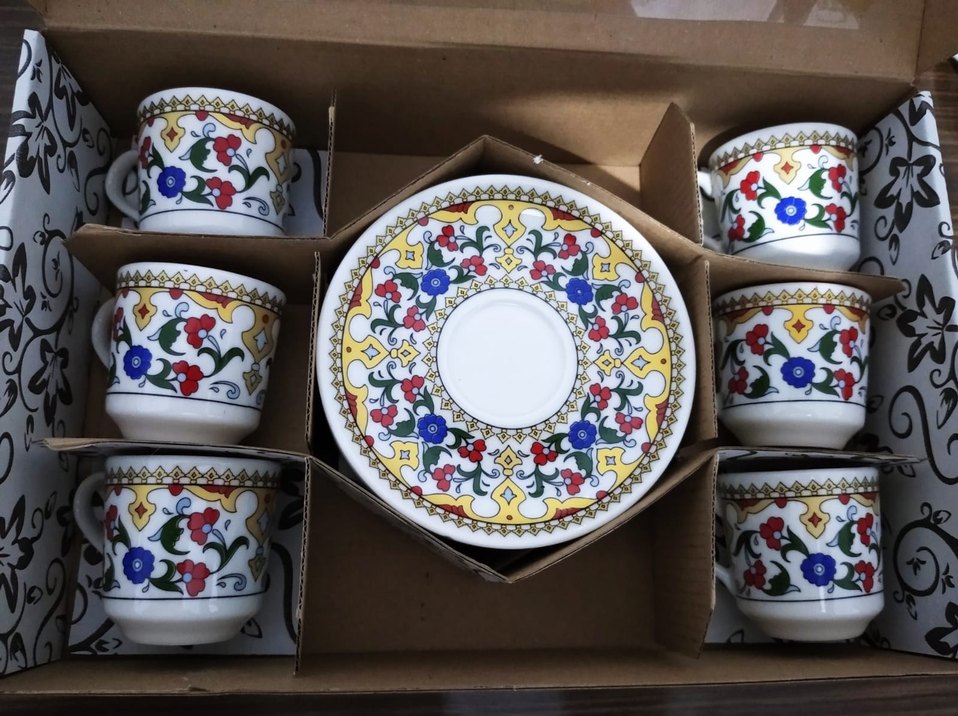 Çiçek Desenli Renkli Porselen Fincan ve Tabağı - Görsel 2