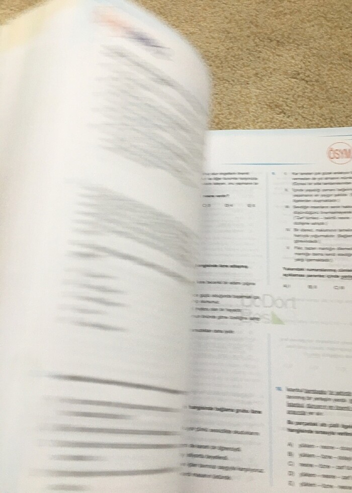 Kitabın arasından sadece 2 test çözülmüş geri kalan sayfalar boş - Görsel 2