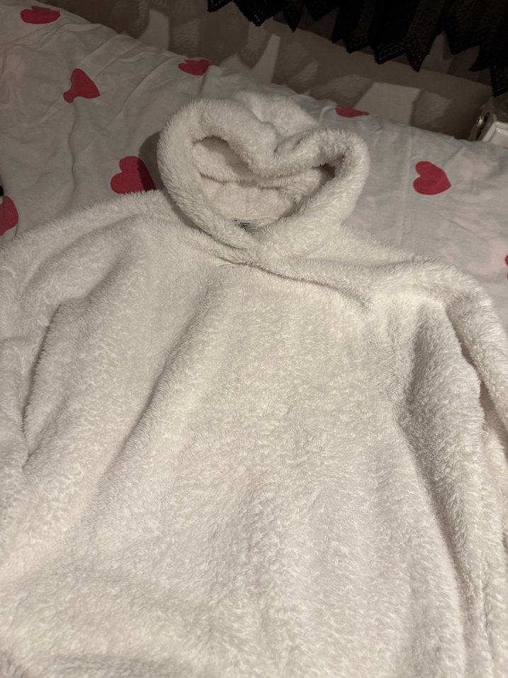 Kadın Beyaz Kapüşonlu Peluş Sweatshirt - Görsel 3