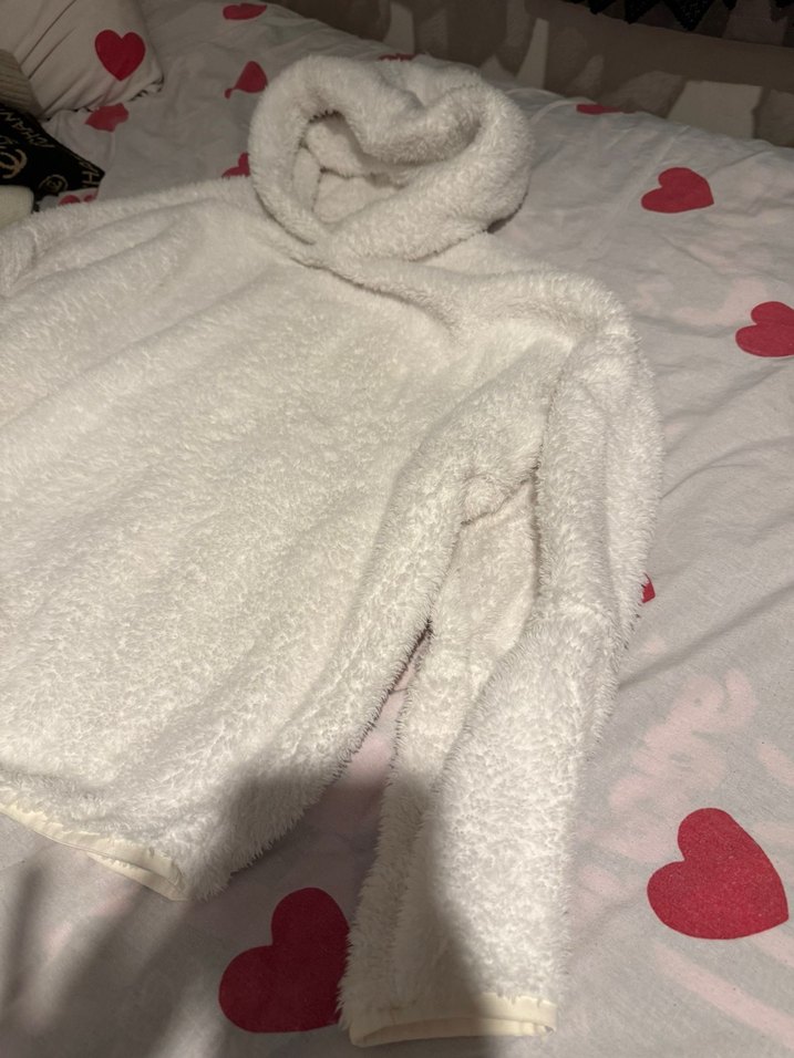 Kadın Beyaz Kapüşonlu Peluş Sweatshirt - Görsel 4