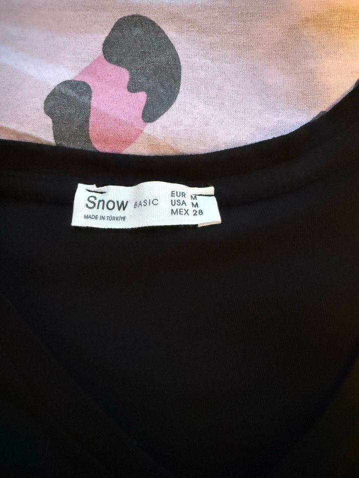 Kadın Siyah V Yaka Uzun Kollu Tişört - Görsel 3