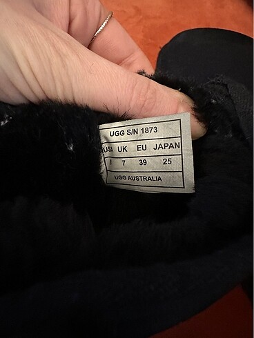 39 Beden UGG SİYAH BOT