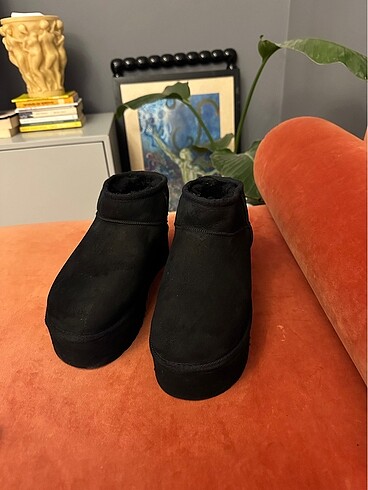 UGG SİYAH BOT