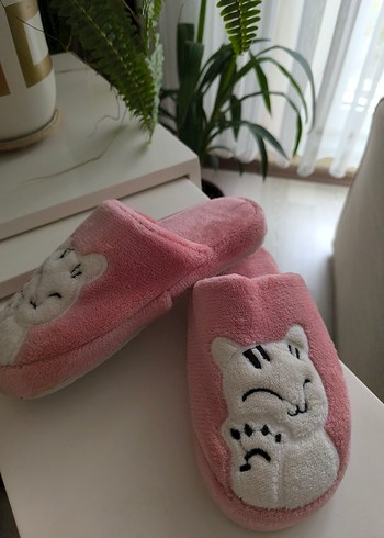 38 Beden pembe Renk Pembe Nakışlı Kadın Ev Terliği