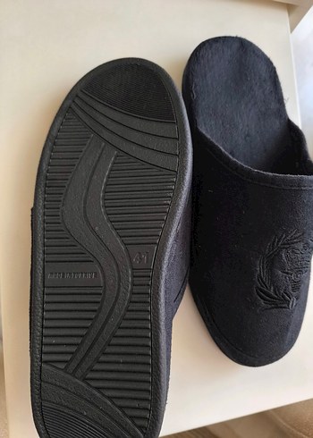 Erkek Siyah Nakışlı Cırt Cırtlı Ev Terliği - Görsel 3