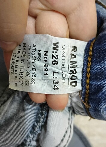 26 Beden lacivert Renk Ramrod dar paça jean