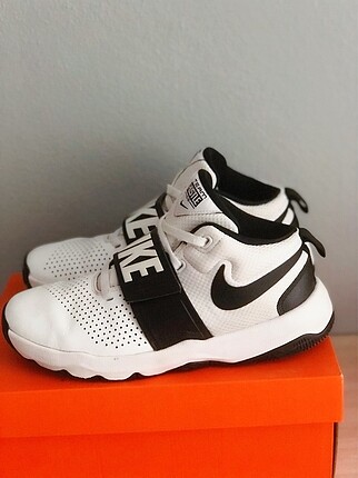 Nike hustle d9 spor ayakkabı