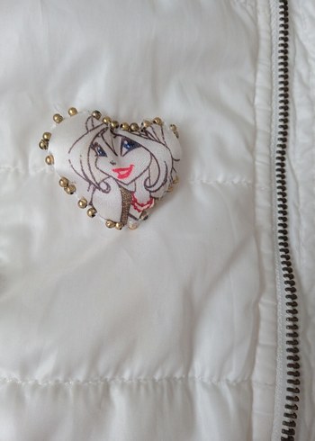 Kız Çocuk Beyaz Kürklü Nakışlı Yelek - Görsel 3