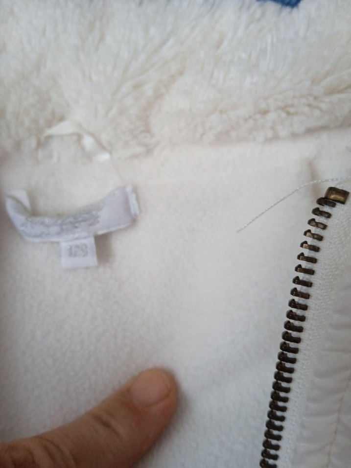 Kız Çocuk Beyaz Kürklü Nakışlı Yelek - Görsel 4