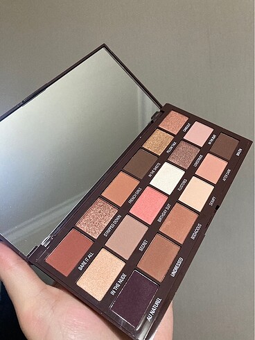 I heart Revolution Chocolate Nudes Far Paleti