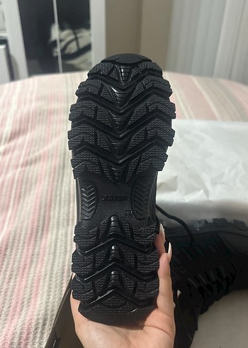 Siyah Tokalı Biker Kadın Bot - Görsel 3