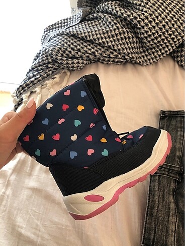 LC Waikiki çocuk bot