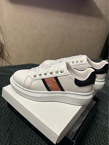 38 Beden beyaz Renk Ninewest ayakkabı