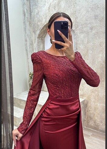 Zara bordo göğsü işlemeli saten kıyafet sepet