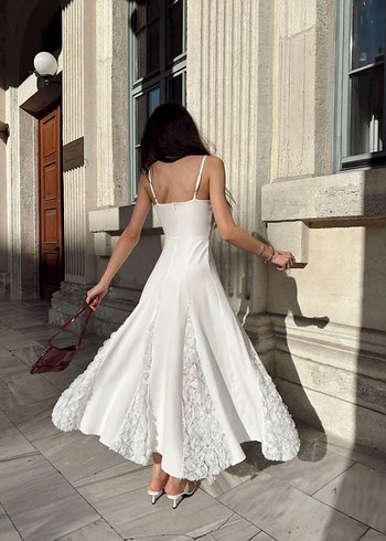 Beyaz Uzun Midi Elbise Çiçek Detaylı - Görsel 2