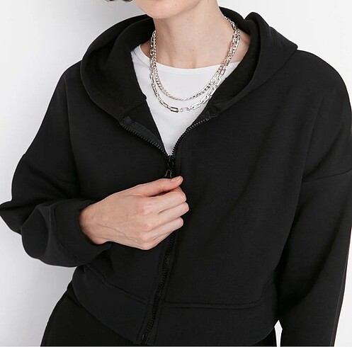 Fermuarlı kapüşonlu crop sweatshirt