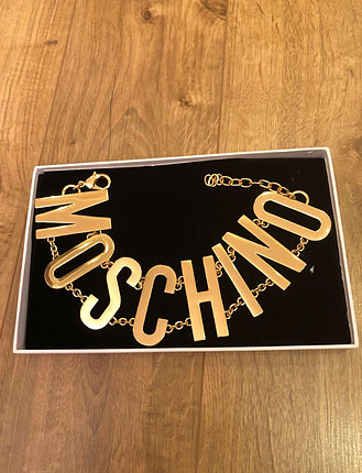 universal Beden Moschino kolye 