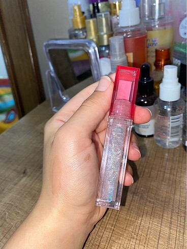 Kiko Beaulis dudak parlatıcı