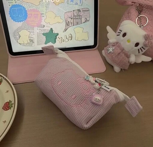Victoria s Secret Hello Kitty Makyaj Çantası/Kalemlik