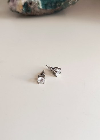 Accessorize Minimalist Beyaz İri Taşlı Küpe