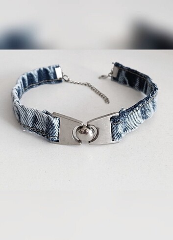 Metal aksesuarlı tasarım jean kot choker 