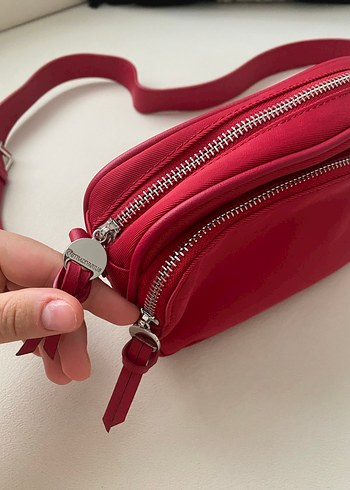  Beden Stradivarius kırmızı çanta
