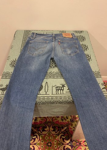 32 Beden mavi Renk Orijinal Levi's Jean 502