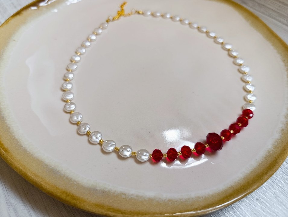 Klasik Kırmızı Boncuklu Kolye - Görsel 2